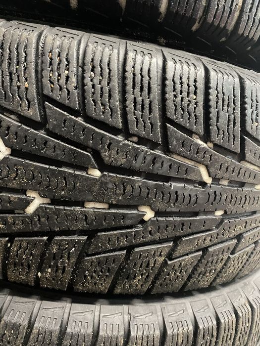 Продам комплект коліс в чудовому стані, шини без гуль і ремонтів!