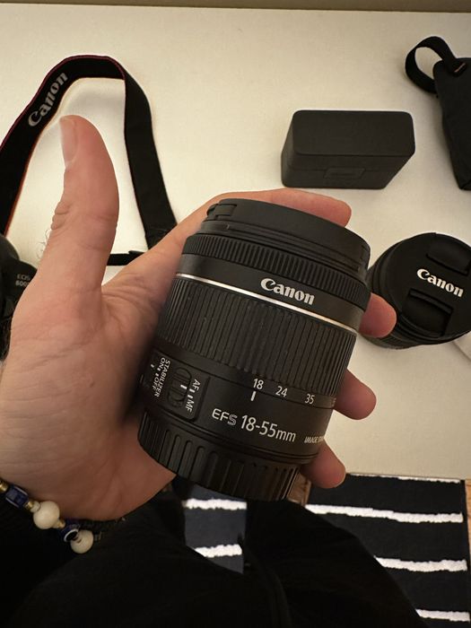 Canon 800D +18-55mm lente e carregador