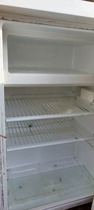 Lodówka mała turystyczna Ardo plus kuchenka gazowa Mastercook Amica