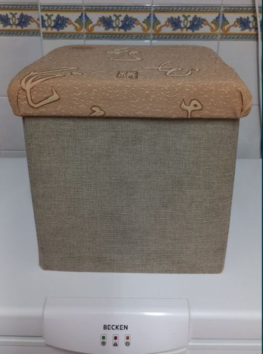 PUFF COM BONITO PADRÃO para arrumação. Quarto,Sala,Cabeceira,Despensa.