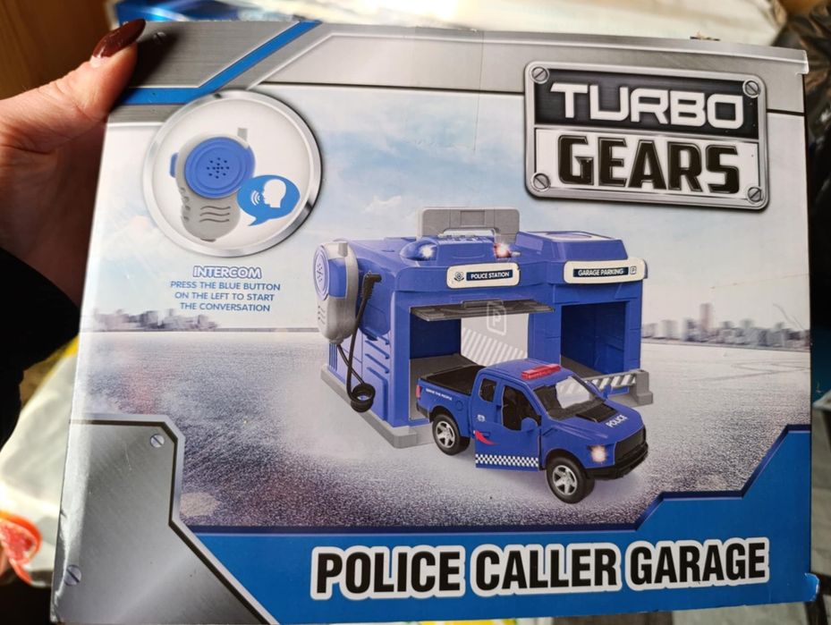 Zabawka garaż policyjny z radiem