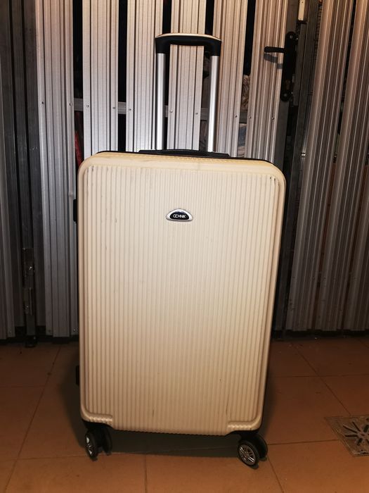Walizka podróżna na kółkach Ochnik beżowa ecru XXL 75 x 45 x 30 cm