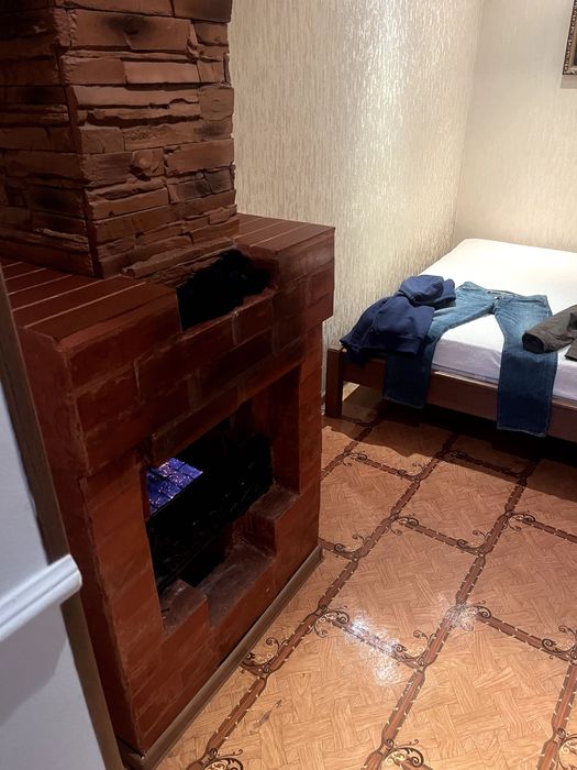 Одна кімната в оренду в центрі (тільки для дівчат)