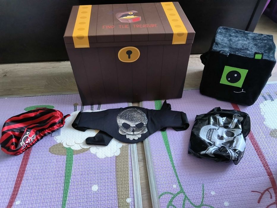 Сундук пірата,булава,шапка пірата та кубик поролон