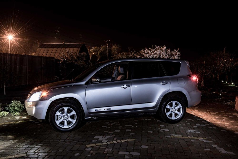 Продам електомобіль Toyota RAV4 EV 2012 року