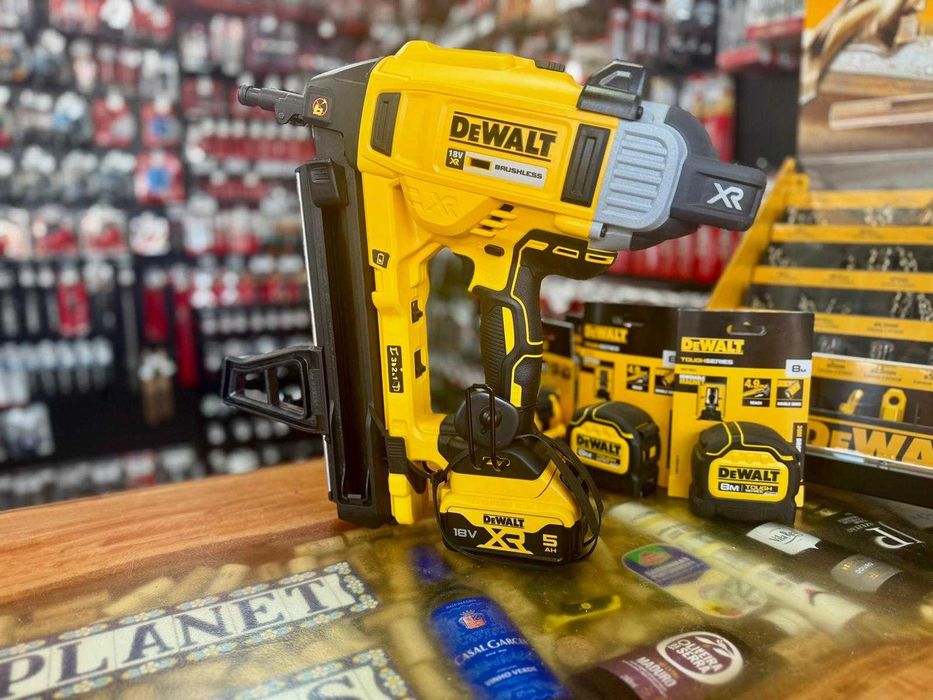 Pregadora de Betão sem escovas XR 18V  (NOVO NA CAIXA COM NOTA FISCAL)