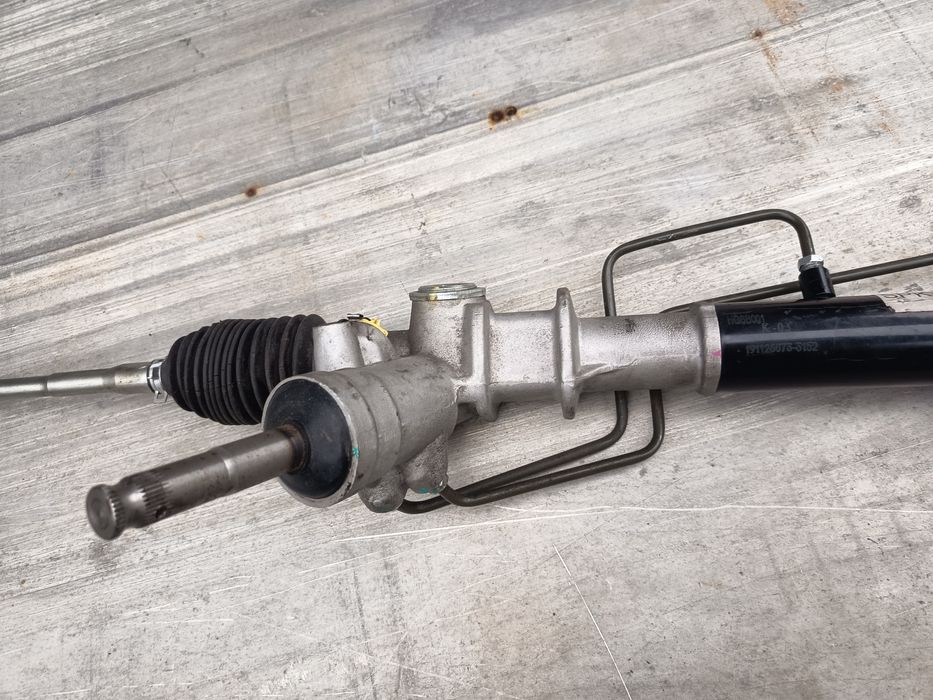 Продам рулевую рейку Субару форестер