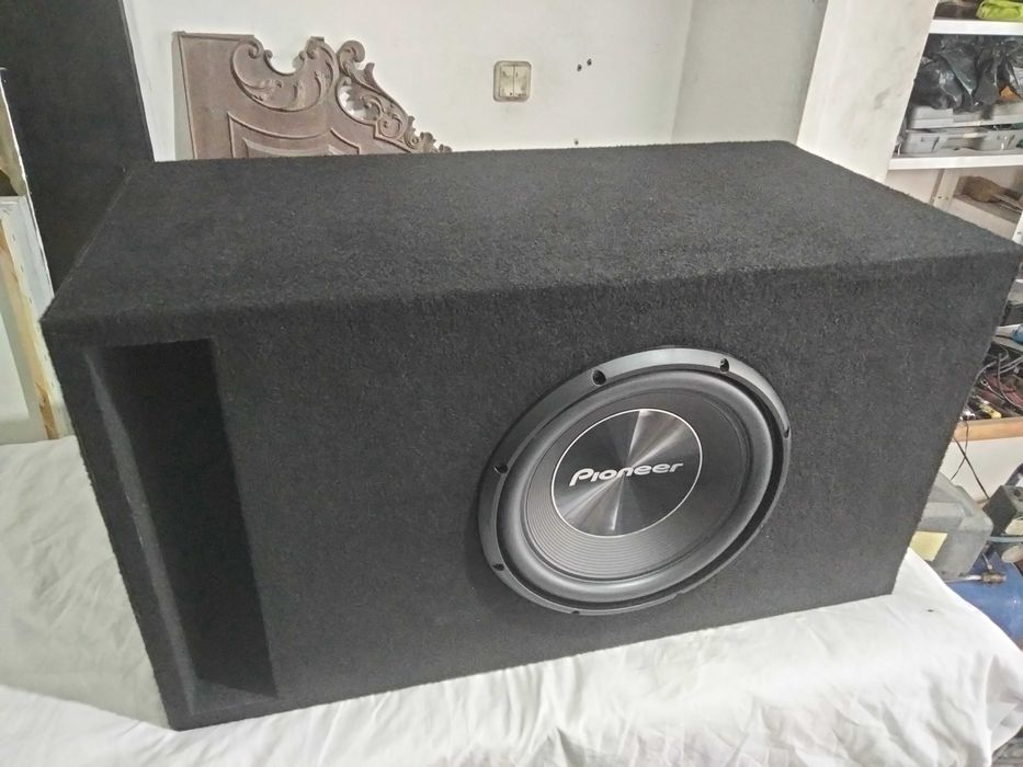 Subwoofer Pioneer 
1500w Max Power.