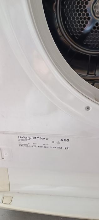 Maquina de secar roupa AEG