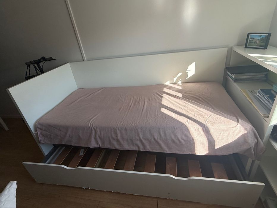 Cama solteiro completa, cabeceira, cama auxiliar .