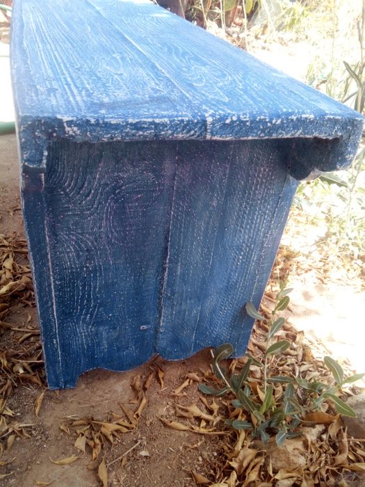 Banco rústico em patina azul e branco