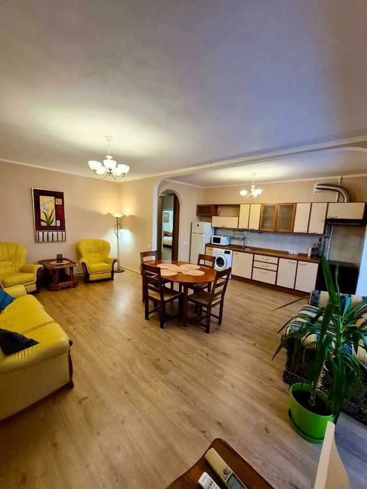 Здається видова та затишна 2х кімнатна квартира -студія. Липки