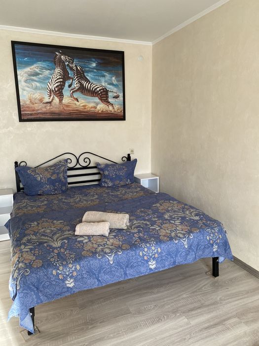 Центр. Пішохідна вулиця. Чисто та затишно