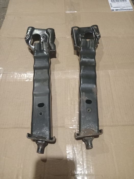 Кронштейн балки.кріплення нижнє меган 3