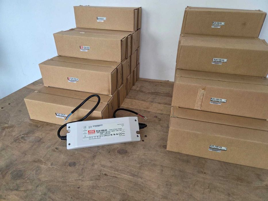 Fonte de Alimentação LED Mean Well PLN-100-24 ( IP64 ) - 24V / 4A /96W