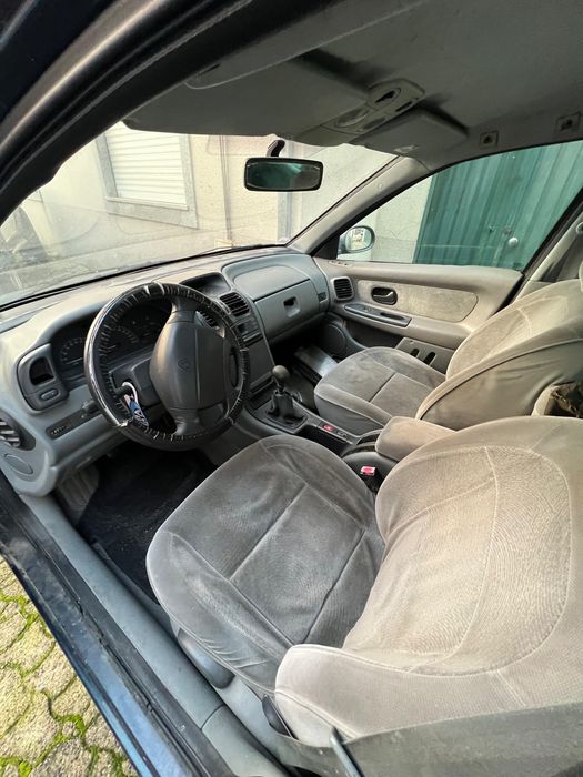 Renault Laguna Grandtour 1.6 Ano 2000