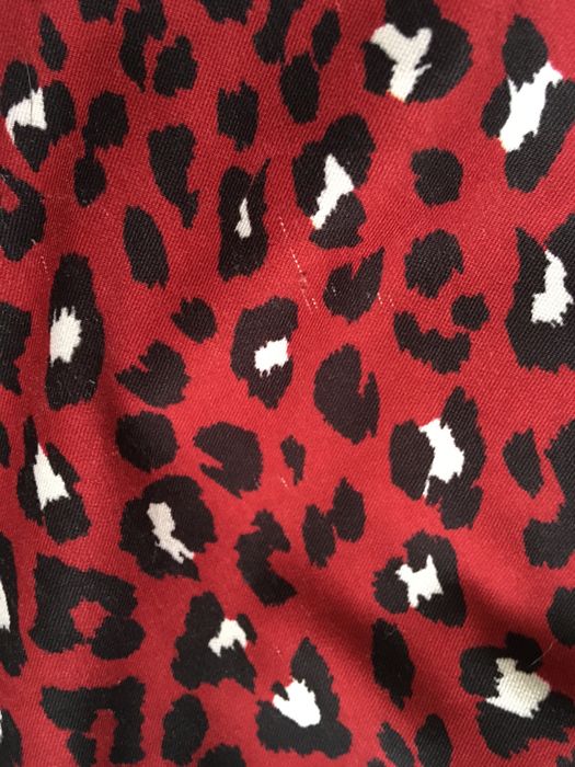 Spodnie 4/5 z paskiem Pull and bear czerwona panterka