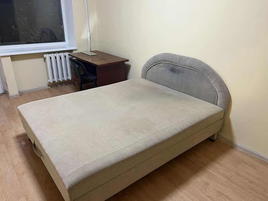 Сдам срочно 2 комнатную квартиру.