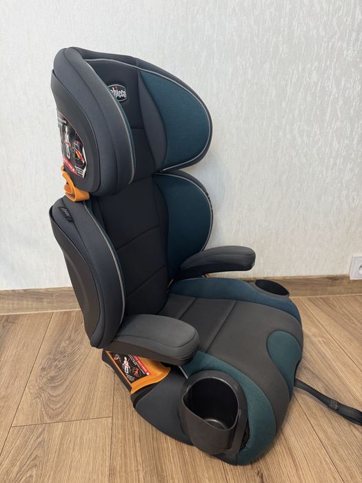 Дитяче автокрісло Chicco KidFit 2-в-1 15-36 кг