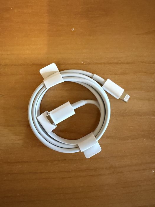 Оригинальный шнур на айфон