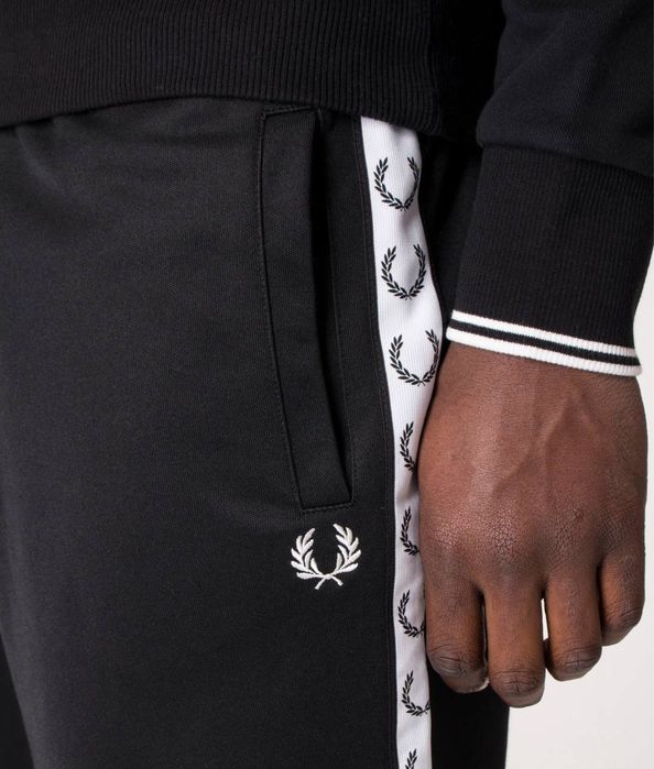 Шорты Fred Perry с лампасами