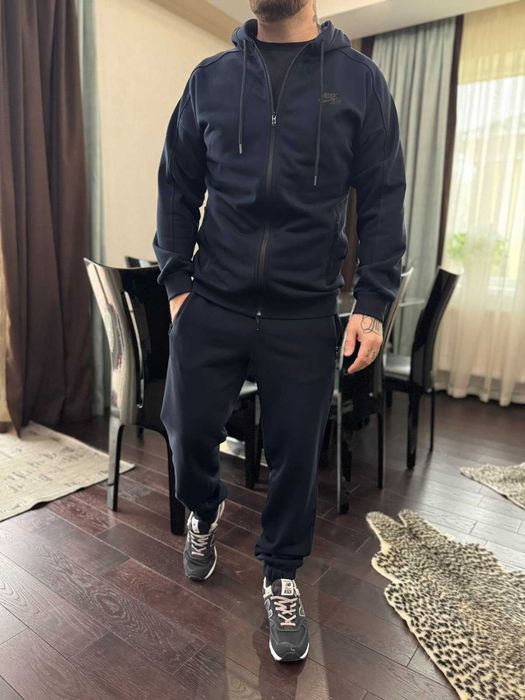 Спортивний чоловічий костюм Nike