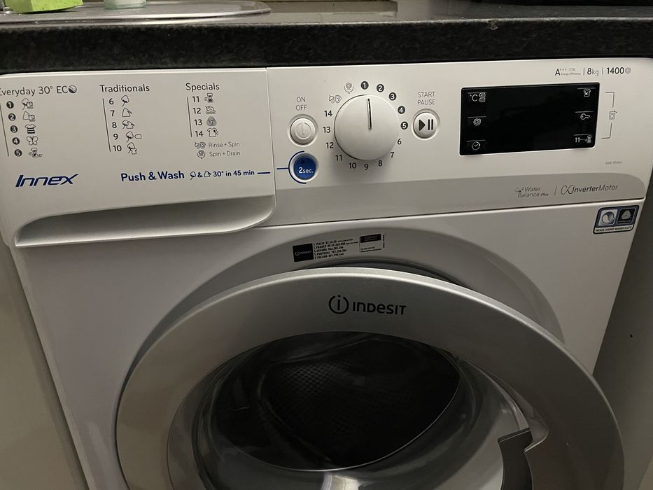 Máquina lavar roupa Indesit 8kg