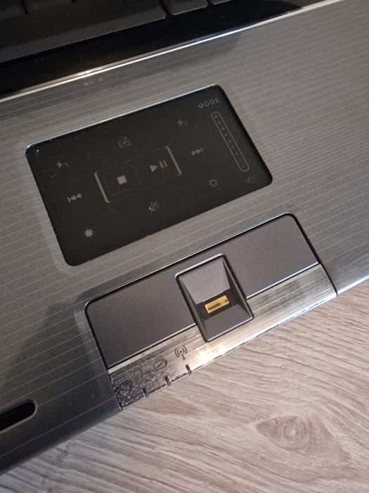 Computador Portátil ASUS M70V