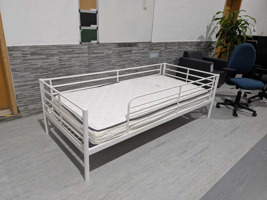 Cama com colchão