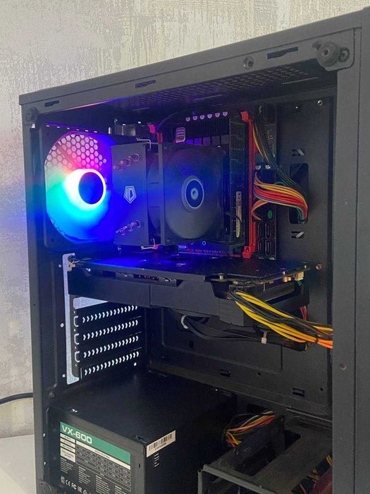 Недорогий ПК для роботи та ігор Xeon E5 RX 570 готовий до використання