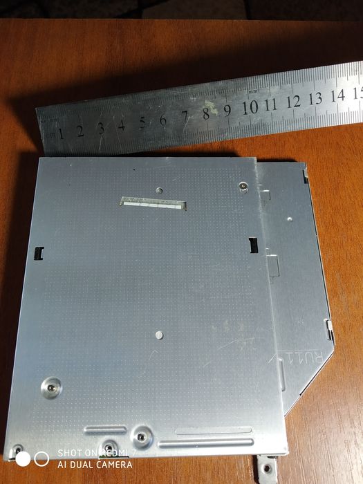 Super Multi DVD Writer.
Model.: GU90N. Производство Малайзия.Размер 9м