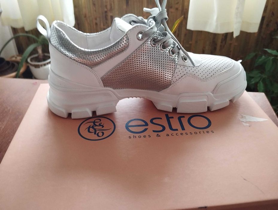 Кросівки жіночі Estro, шкіряні, нові, 37р.