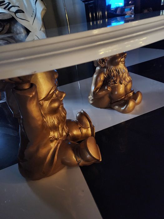 Stolik, ława Kartell Gnomes Attila, owalny lakierowany blat.