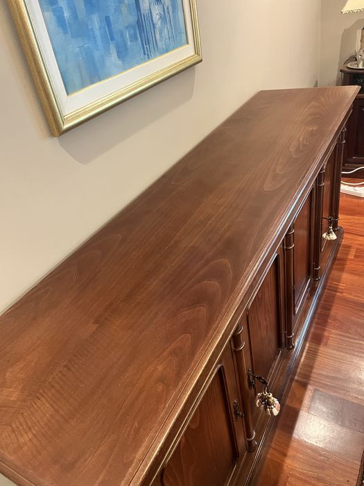 Aparador clássico inglês em madeira maciça – sala de jantar