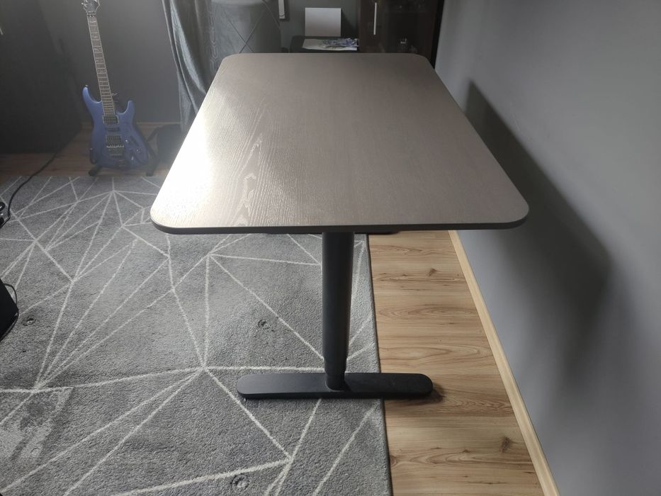 Regulowane biurko ikea