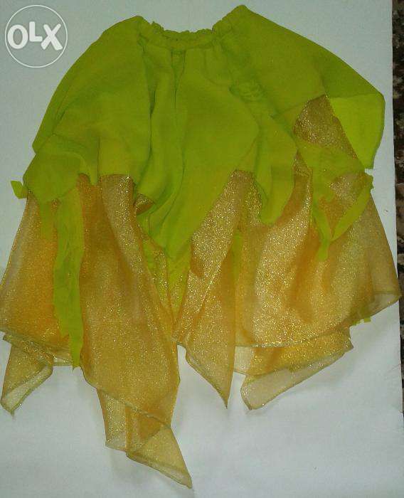 Отличный костюм на праздники на маленькую девочку в отличном состоянии