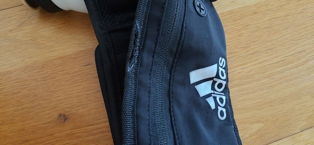 Cinto hidratação Unissexo ADIDAS Run Preto (Tamanho Único)