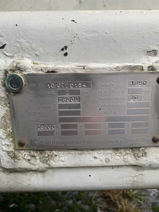 Напівпричіп цистерна цементовоз