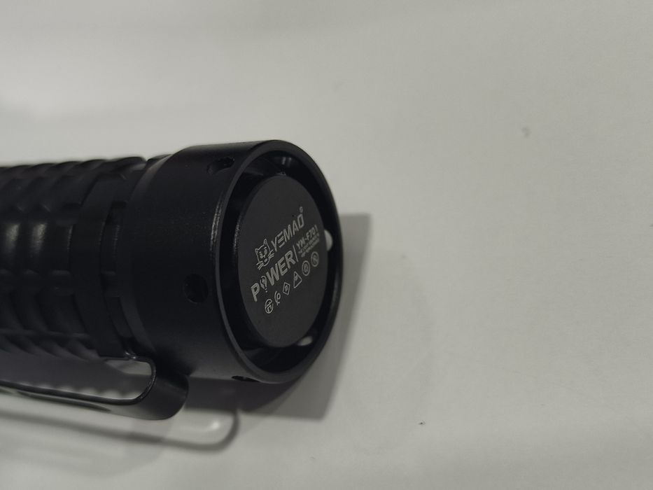 Lanterna Led 2000lm + Led Laser