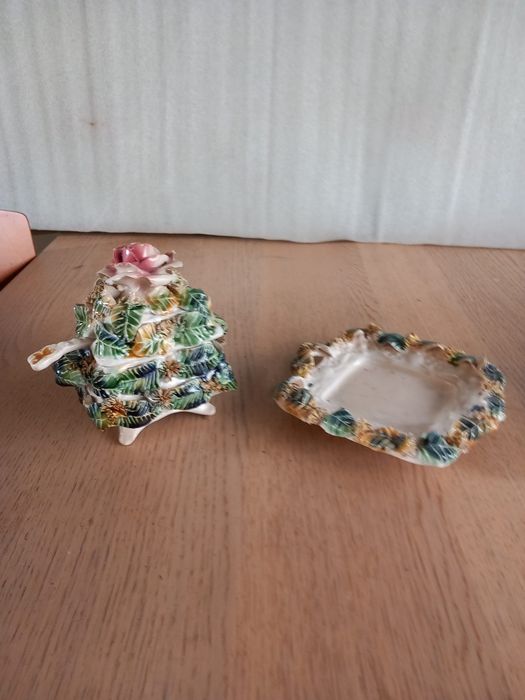 Conjunto de peças em porcelana