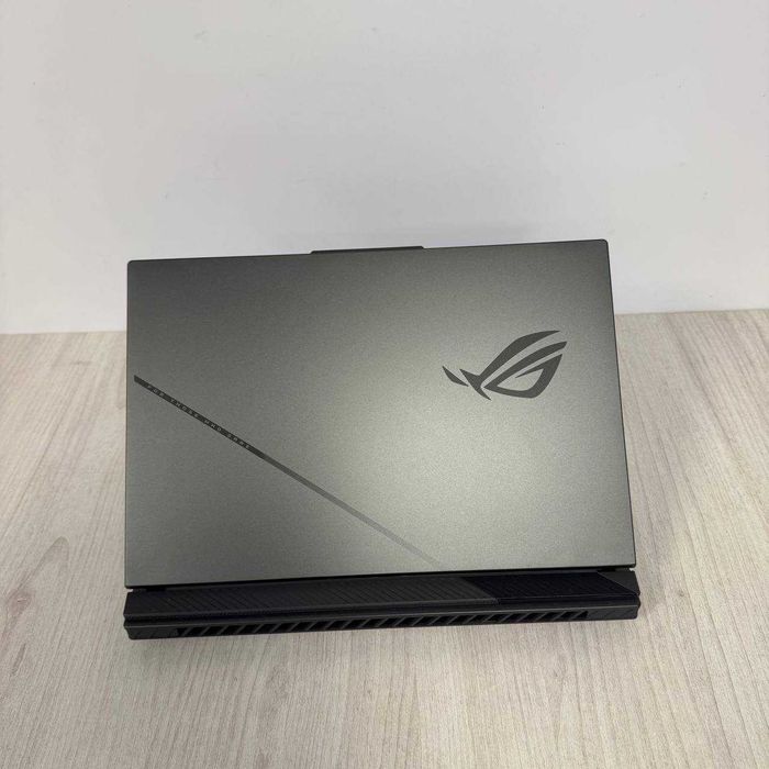 Asus ROG Strix G16 G614PP 165Hz Ryzen 9 7945HX 16GB DDR5 SSD 512GB NVMe RTX 5070