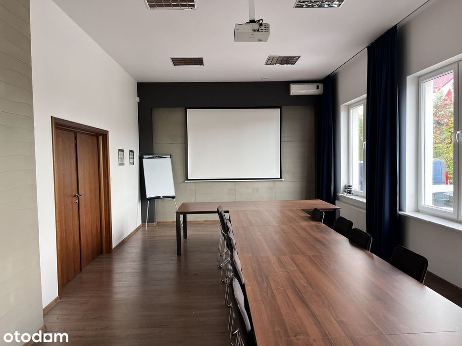 Budynek handlowo-usługowy 900 m2, duży parking, doskonała lokalizacja.