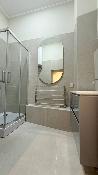 Продається фасадне приміщення Площа Філармонії