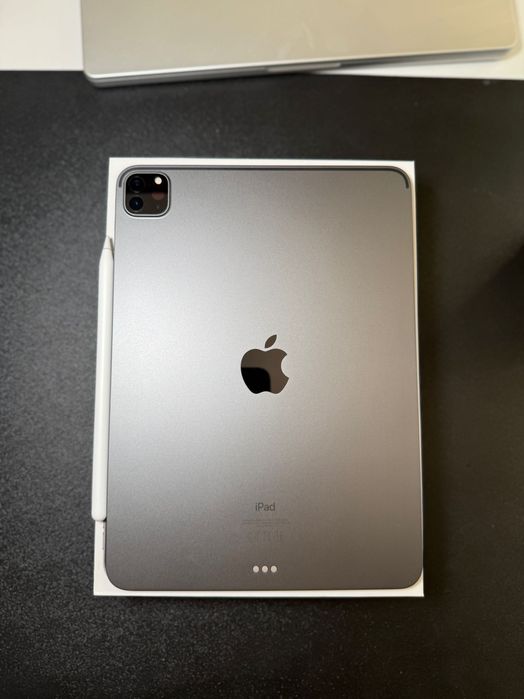 Apple iPad Pro 11' M1, 128 GB, Wi-Fi, Space Gray + rysik Apple Pencil 2, etui, stand, hardcase Thule,