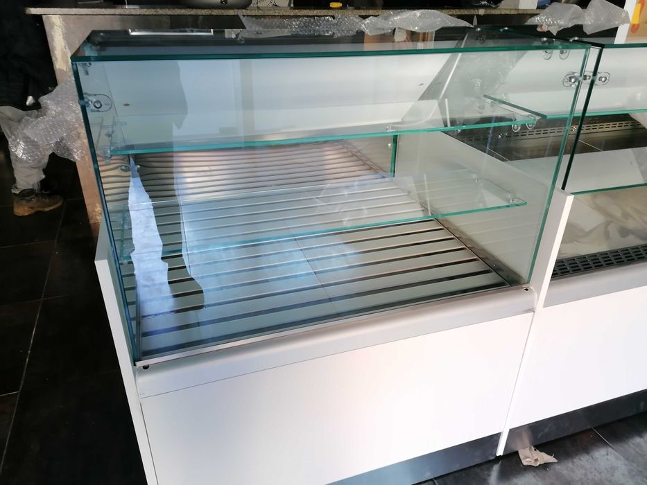 Vitrine refrigerada pastelaria, padaria, cafe