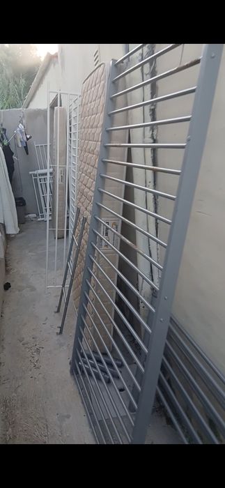 Vendo Camas de Solteiro