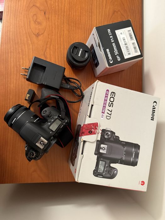 Canon 77D com extras
