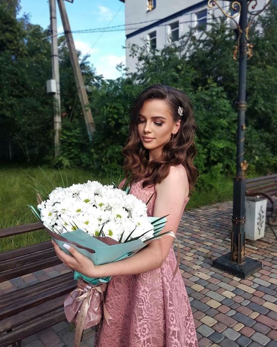 Продам випускну сукню Стан — ідеальний, одягалася лише один раз.