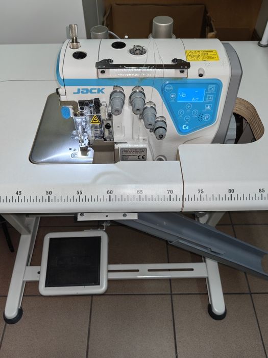 Owerlock 5 nitkowy Jack C4 półautomat