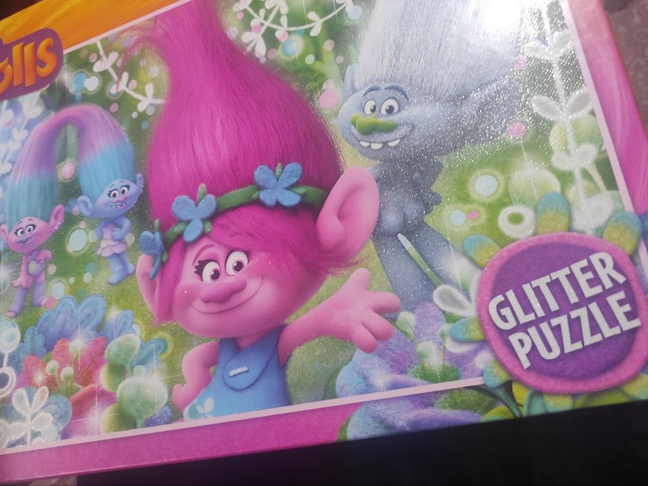 Trolls glitter puzzle